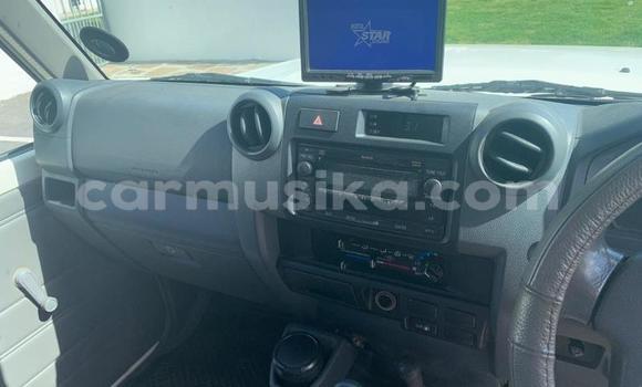 Acheter Occasion Voiture Toyota Land Cruiser Blanc à Beitbridge, Matabeleland South Acheter Occasion Voiture Toyota Land Cruiser Blanc à Beitbridge, Matabeleland South