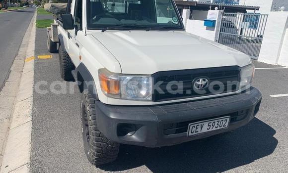 Acheter Occasion Voiture Toyota Land Cruiser Blanc à Beitbridge, Matabeleland South Acheter Occasion Voiture Toyota Land Cruiser Blanc à Beitbridge, Matabeleland South