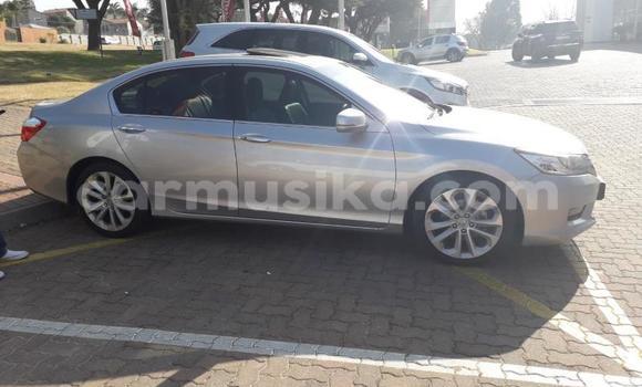 Acheter Occasion Voiture Honda Accord Gris à Beitbridge, Matabeleland South Acheter Occasion Voiture Honda Accord Gris à Beitbridge, Matabeleland South