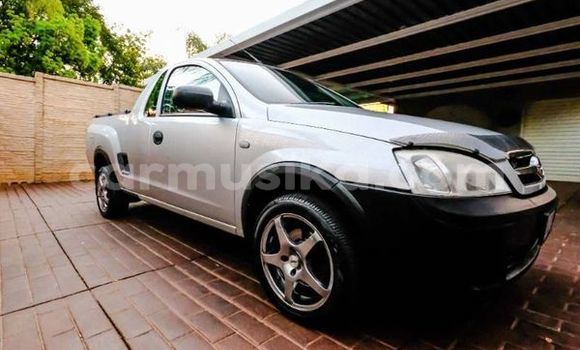 Tenga Tsaru Opel Corsa Sirivha Mota in Belvedere in Harare