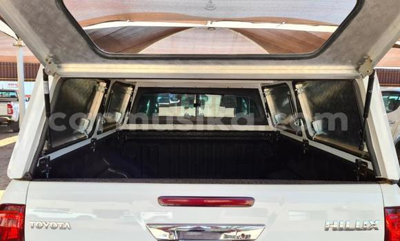 Acheter Occasion Voiture Toyota Hilux Blanc à Beitbridge, Matabeleland South Acheter Occasion Voiture Toyota Hilux Blanc à Beitbridge, Matabeleland South