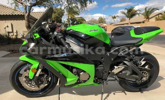 Tenga Tsaru Kawasaki Ninja ZX-10R Girinhi Bike in Harare in Harare Tenga Tsaru Kawasaki Ninja ZX-10R Girinhi Bike in Harare in Harare