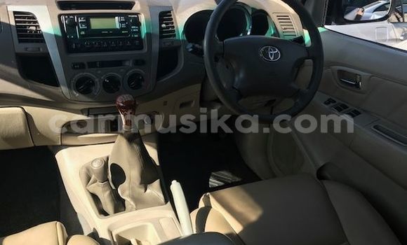 Acheter Occasion Voiture Toyota Fortuner Blanc à Beitbridge, Matabeleland South Acheter Occasion Voiture Toyota Fortuner Blanc à Beitbridge, Matabeleland South