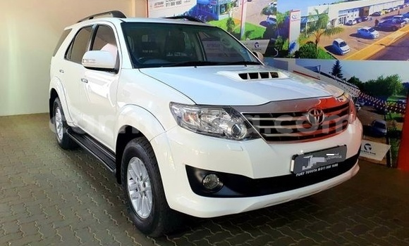 Tenga Tsaru Toyota Fortuner Chena Mota in Beitbridge in Matabeleland South Tenga Tsaru Toyota Fortuner Chena Mota in Beitbridge in Matabeleland South