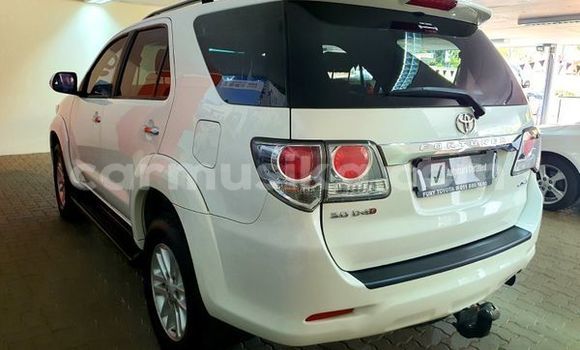 Acheter Occasion Voiture Toyota Fortuner Blanc à Beitbridge, Matabeleland South Acheter Occasion Voiture Toyota Fortuner Blanc à Beitbridge, Matabeleland South