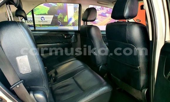 Acheter Occasion Voiture Toyota Fortuner Blanc à Beitbridge, Matabeleland South Acheter Occasion Voiture Toyota Fortuner Blanc à Beitbridge, Matabeleland South