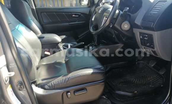 Acheter Occasion Voiture Toyota Fortuner Gris à Beitbridge, Matabeleland South Acheter Occasion Voiture Toyota Fortuner Gris à Beitbridge, Matabeleland South