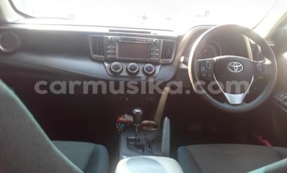 Tenga Tsaru Toyota RAV4 Tsvuku Mota in Harare in Harare Tenga Tsaru Toyota RAV4 Tsvuku Mota in Harare in Harare