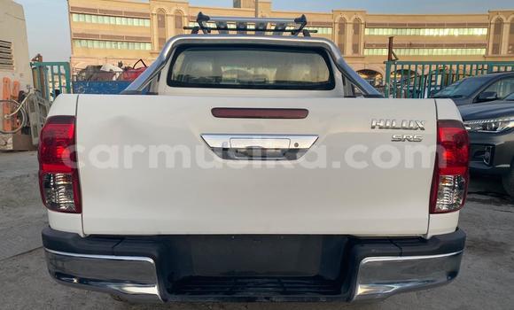 Nunua Ilio tumika Toyota Hilux Nyeupe Gari ndani ya Beitbridge nchini Matabeleland Kusini Nunua Ilio tumika Toyota Hilux Nyeupe Gari ndani ya Beitbridge nchini Matabeleland Kusini