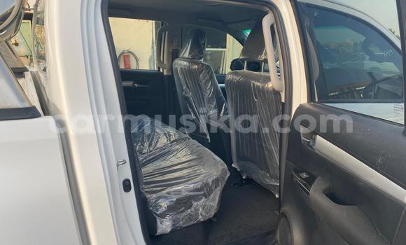 Nunua Ilio tumika Toyota Hilux Nyeupe Gari ndani ya Beitbridge nchini Matabeleland Kusini Nunua Ilio tumika Toyota Hilux Nyeupe Gari ndani ya Beitbridge nchini Matabeleland Kusini