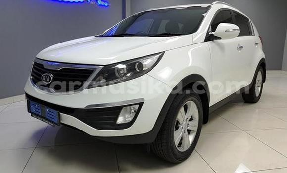 Nunua Ilio tumika Kia Sportage Nyeupe Gari ndani ya Harare nchini Harare Nunua Ilio tumika Kia Sportage Nyeupe Gari ndani ya Harare nchini Harare