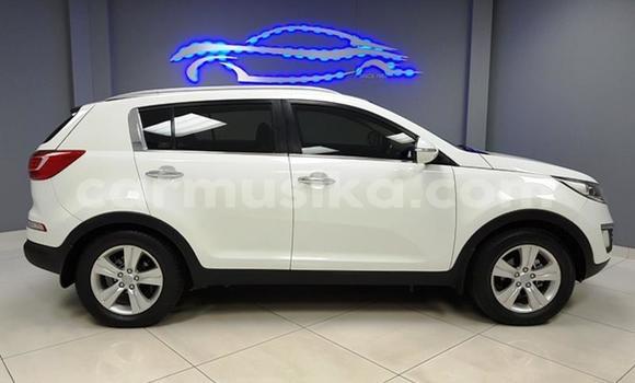 Nunua Ilio tumika Kia Sportage Nyeupe Gari ndani ya Harare nchini Harare Nunua Ilio tumika Kia Sportage Nyeupe Gari ndani ya Harare nchini Harare