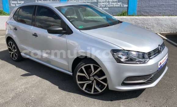 Nunua Ilio tumika Volkswagen Polo Nyeupe Gari ndani ya Beitbridge nchini Matabeleland Kusini