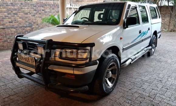 Nunua Ilio tumika Isuzu KB Nyeupe Gari ndani ya Beitbridge nchini Matabeleland Kusini