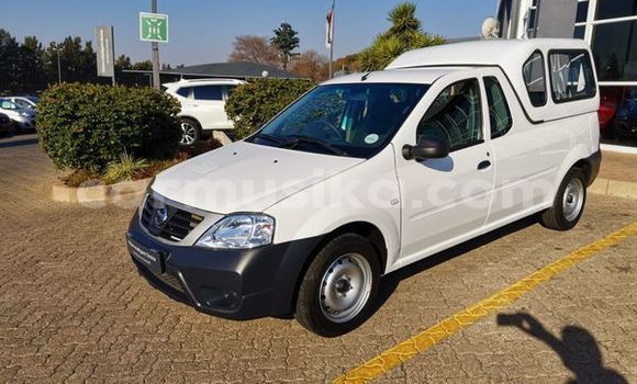Buy Used Nissan NP 300 White Car in Beitbridge in Matabeleland South Buy Used Nissan NP 300 White Car in Beitbridge in Matabeleland South