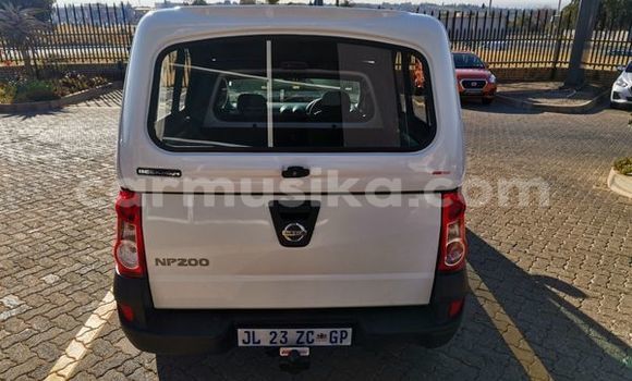 Buy Used Nissan NP 300 White Car in Beitbridge in Matabeleland South Buy Used Nissan NP 300 White Car in Beitbridge in Matabeleland South