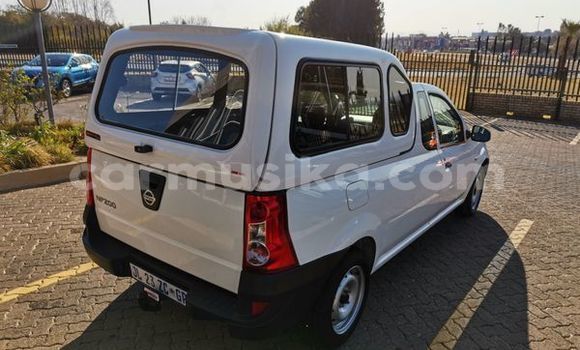 Buy Used Nissan NP 300 White Car in Beitbridge in Matabeleland South Buy Used Nissan NP 300 White Car in Beitbridge in Matabeleland South