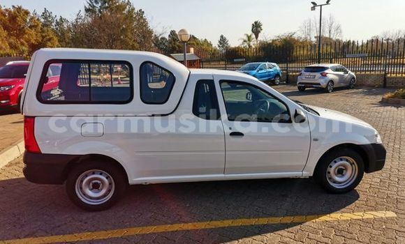 Buy Used Nissan NP 300 White Car in Beitbridge in Matabeleland South Buy Used Nissan NP 300 White Car in Beitbridge in Matabeleland South