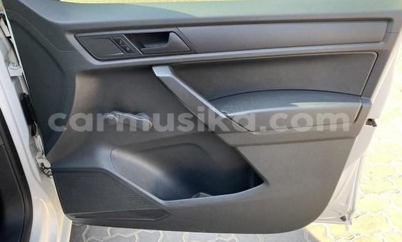 Acheter Occasion Voiture Volkswagen Caddy Blanc à Beitbridge, Matabeleland South Acheter Occasion Voiture Volkswagen Caddy Blanc à Beitbridge, Matabeleland South