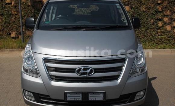 Acheter Occasion Voiture Hyundai H1 Gris à Beitbridge, Matabeleland South Acheter Occasion Voiture Hyundai H1 Gris à Beitbridge, Matabeleland South