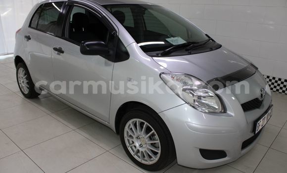 Acheter Occasion Voiture Toyota Yaris Gris à Beitbridge, Matabeleland South Acheter Occasion Voiture Toyota Yaris Gris à Beitbridge, Matabeleland South