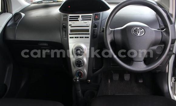 Acheter Occasion Voiture Toyota Yaris Gris à Beitbridge, Matabeleland South Acheter Occasion Voiture Toyota Yaris Gris à Beitbridge, Matabeleland South