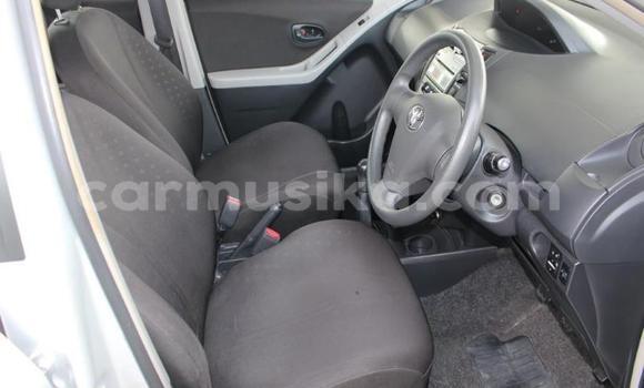 Acheter Occasion Voiture Toyota Yaris Gris à Beitbridge, Matabeleland South Acheter Occasion Voiture Toyota Yaris Gris à Beitbridge, Matabeleland South