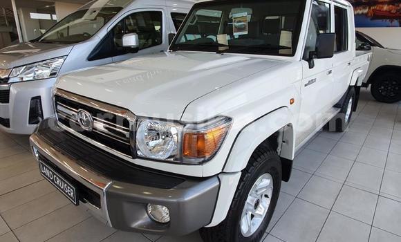 Nunua Ilio tumika Toyota Land Cruiser Nyeupe Gari ndani ya Beitbridge nchini Matabeleland Kusini