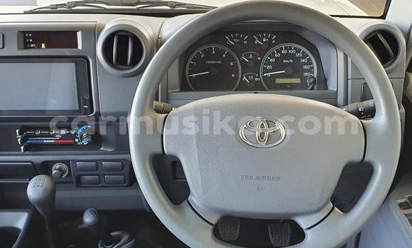 Buy Used Toyota Land Cruiser White Car in Beitbridge in Matabeleland South Buy Used Toyota Land Cruiser White Car in Beitbridge in Matabeleland South