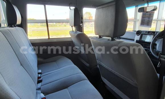 Buy Used Toyota Land Cruiser White Car in Beitbridge in Matabeleland South Buy Used Toyota Land Cruiser White Car in Beitbridge in Matabeleland South