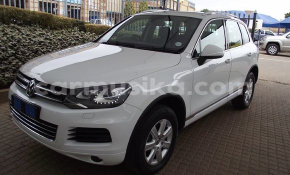 Nunua Ilio tumika Volkswagen Touareg Nyeupe Gari ndani ya Harare nchini Harare