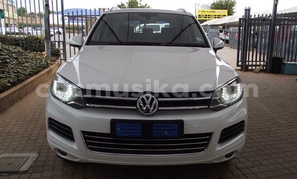 Buy Used Volkswagen Touareg White Car in Harare in Harare Buy Used Volkswagen Touareg White Car in Harare in Harare