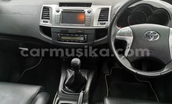 Buy Used Toyota Hilux White Car in Beitbridge in Matabeleland South Buy Used Toyota Hilux White Car in Beitbridge in Matabeleland South