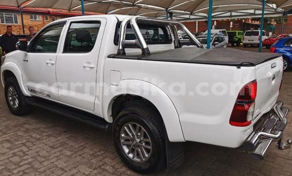 Buy Used Toyota Hilux White Car in Beitbridge in Matabeleland South Buy Used Toyota Hilux White Car in Beitbridge in Matabeleland South