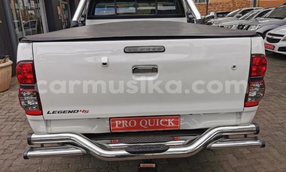 Buy Used Toyota Hilux White Car in Beitbridge in Matabeleland South Buy Used Toyota Hilux White Car in Beitbridge in Matabeleland South