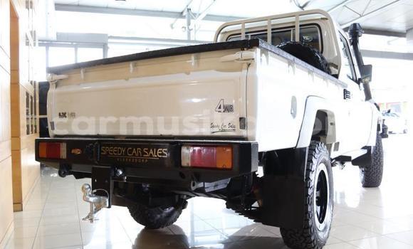 Buy Used Toyota Land Cruiser White Car in Beitbridge in Matabeleland South Buy Used Toyota Land Cruiser White Car in Beitbridge in Matabeleland South