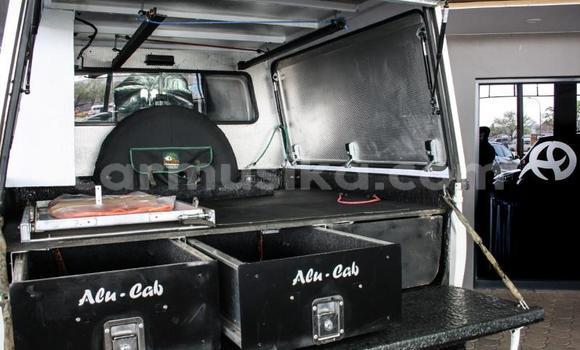 Acheter Occasion Voiture Toyota Land Cruiser Blanc à Beitbridge, Matabeleland South Acheter Occasion Voiture Toyota Land Cruiser Blanc à Beitbridge, Matabeleland South