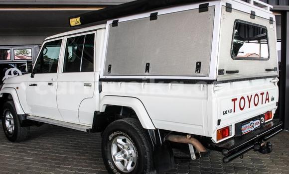 Acheter Occasion Voiture Toyota Land Cruiser Blanc à Beitbridge, Matabeleland South Acheter Occasion Voiture Toyota Land Cruiser Blanc à Beitbridge, Matabeleland South