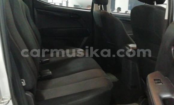 Tenga Tsaru Isuzu KB Sirivha Mota in Beitbridge in Matabeleland South Tenga Tsaru Isuzu KB Sirivha Mota in Beitbridge in Matabeleland South