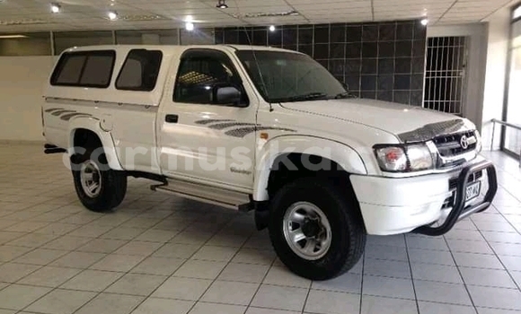 Acheter Occasion Voiture Toyota Hilux Blanc à Beitbridge, Matabeleland South Acheter Occasion Voiture Toyota Hilux Blanc à Beitbridge, Matabeleland South
