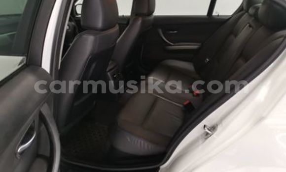 Nunua Ilio tumika BMW 3–Series Nyeupe Gari ndani ya Beitbridge nchini Matabeleland Kusini Nunua Ilio tumika BMW 3–Series Nyeupe Gari ndani ya Beitbridge nchini Matabeleland Kusini