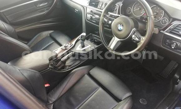 Nunua Ilio tumika BMW 3–Series Bluu Gari ndani ya Beitbridge nchini Matabeleland Kusini Nunua Ilio tumika BMW 3–Series Bluu Gari ndani ya Beitbridge nchini Matabeleland Kusini