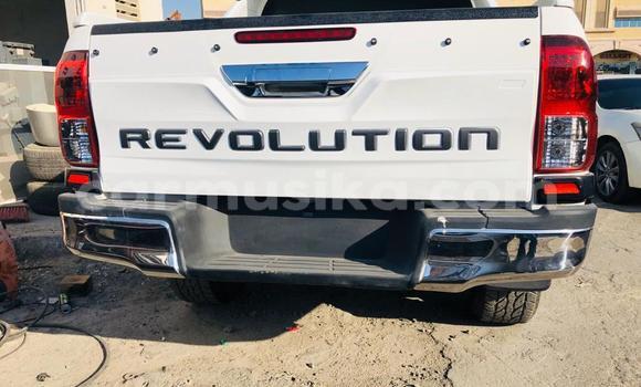 Tenga Tsaru Toyota Hilux Chena Mota in Beitbridge in Matabeleland South Tenga Tsaru Toyota Hilux Chena Mota in Beitbridge in Matabeleland South