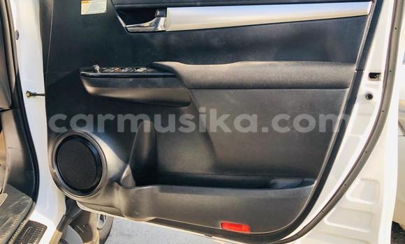 Tenga Tsaru Toyota Hilux Chena Mota in Beitbridge in Matabeleland South Tenga Tsaru Toyota Hilux Chena Mota in Beitbridge in Matabeleland South