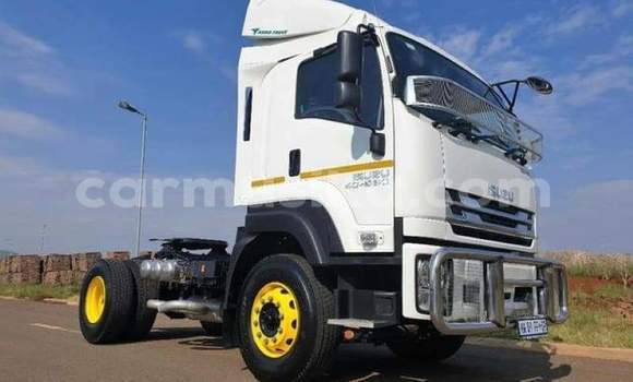 Nunua Ilio tumika Isuzu FTR 850 Nyeupe Lori ndani ya Beitbridge nchini Matabeleland Kusini Nunua Ilio tumika Isuzu FTR 850 Nyeupe Lori ndani ya Beitbridge nchini Matabeleland Kusini