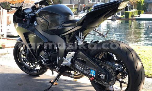Buy Used Honda CBR 1000 RR Black Bike in Alexandra Park in Harare