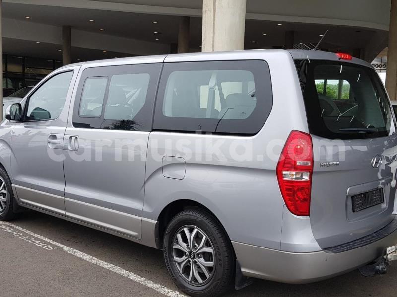 Big with watermark hyundai h1 harare harare 17620