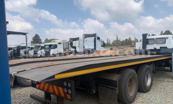 Acheter Occasion Utilitaire Hino 300 Series Blanc à Beitbridge, Matabeleland South Acheter Occasion Utilitaire Hino 300 Series Blanc à Beitbridge, Matabeleland South