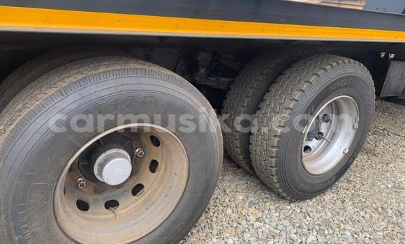 Acheter Occasion Utilitaire Hino 300 Series Blanc à Beitbridge, Matabeleland South Acheter Occasion Utilitaire Hino 300 Series Blanc à Beitbridge, Matabeleland South