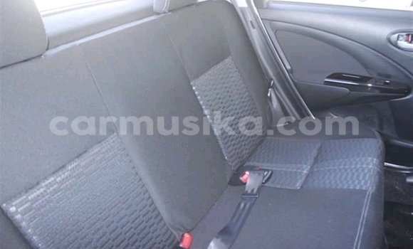 Buy Used Toyota Yaris White Car in Beitbridge in Matabeleland South Buy Used Toyota Yaris White Car in Beitbridge in Matabeleland South